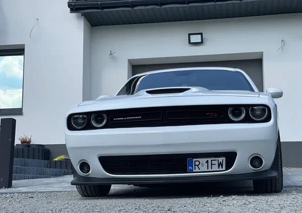 dodge challenger podkarpackie Dodge Challenger cena 110000 przebieg: 63200, rok produkcji 2018 z Rzeszów